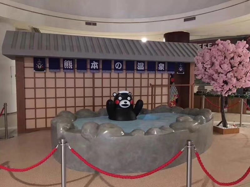 宁波印象城熊本熊雕塑